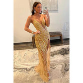 Vestido de fiesta largo con escote en V, aberturas, lentejuelas y cuentas