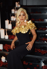 Precioso vestido largo de noche negro con hombros descubiertos y flores, estilo sirena, modelo Y8476