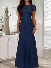 Vestido de tul con lentejuelas y escote sirena azul marino oscuro