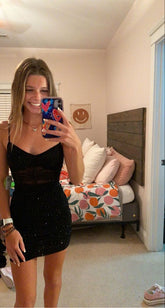 Vestido de fiesta negro sexy con tirantes finos Y1882