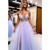 Vestido de fiesta formal de tul con escote en V, tirantes finos, corte A y abertura, glamuroso y dramático