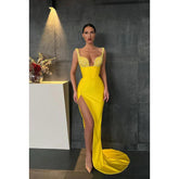 Vestido de noche largo con escote en V, lentejuelas y abertura para graduación