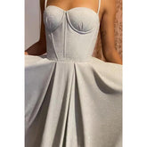 Vestido de fiesta para mujer con escote en forma de corazón, tirantes finos y brillantes, con bolsillos