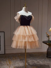 Vestidos cortos de fiesta de bienvenida de tul con hombros descubiertos y cuentas color champán, elegantes