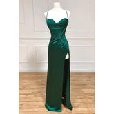 Vestido de fiesta largo con tirantes finos, pliegues y abertura alta