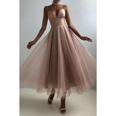 Vestido de noche formal sencillo con escote en V y tirantes finos