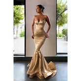 Vestido de fiesta de sirena de satén con tirantes finos para mujer