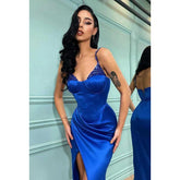 Vestido de noche largo de satén fruncido con lentejuelas y escote en V para graduación