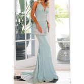 Vestido de noche largo de sirena de satén con escote en V, cuello halter y espalda descubierta