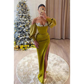 Vestido de noche verde de fiesta con hombros descubiertos, mangas largas y cuentas