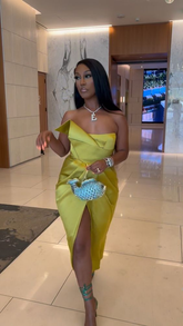 Robe de bal/cocktail mi-longue en satin chic Y4536