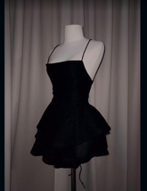 Vestido corto de fiesta sexy sin espalda, vestido de satén negro para baile de bienvenida Y7620