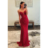 Robe de bal trompette scintillante, glamour et spectaculaire, décolleté en V profond, sans manches