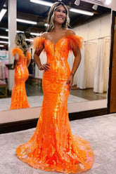 Robe de bal longue orange sirène à épaules dénudées et plumes