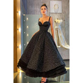 Vestido de fiesta largo de corte A con escote en forma de corazón y tirantes finos brillantes