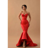 Robe de soirée longue sirène en satin sans manches et sans bretelles