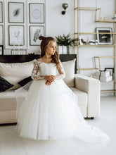 Romantic Long Sleeves Ivory Tulle Lace Appliques Flower Girl Dress