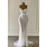 Vestido formal de sirena con escote halter, glamuroso y dramático, con tirantes finos