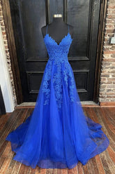 Robe de bal bleu roi en tulle, coupe trapèze, col en V, bretelles et appliques