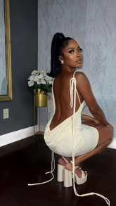 Robe courte dos nu à fines bretelles pour femme, modèle Y1948