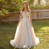 Gorgeous Lace Beach Mopping Wedding Dresses Off the Shoulder Appliques A Line Boho Bride Dresses Princess Wedding Gown Robe