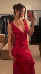 Elegante vestido de noche con estampado floral y escote en V profundo, modelo Y4548