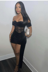 Vestido tubo corto negro con hombros descubiertos y pliegues, estilo sexy para fiestas de bienvenida Y2757