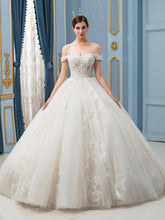 Robe de mariée de style bal, luxueuse, faite à la main, avec perles, longueur au sol, épaules dénudées et longue traîne