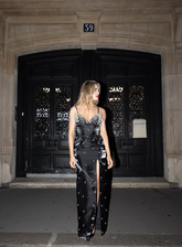 Robe de bal fourreau en satin noir ornée de perles et fendue, bretelles spaghetti, modèle Y8229