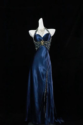 Robe de soirée dos nu en satin ornée de perles et fendue, modèle Y7927