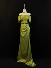 Elegante vestido de fiesta de satén verde oliva con hombros descubiertos y abertura, estilo sirena, modelo Y8650