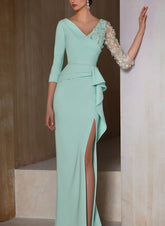 Vestidos de corte recto/columna para la madre de la novia, con escote en V, mangas 3/4 y largo hasta el suelo, con apliques.