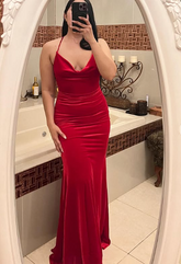 Robe de soirée sirène en velours rouge à fines bretelles rouges Y7816