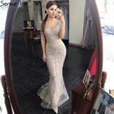 Elegante vestido de noche de lujo con escote sirena en gris nude, espalda descubierta y cuentas, sexy para mujer, fiesta LA70799
