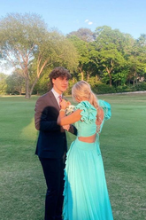 Vestido largo de fiesta sencillo con escote en V y volantes, corte en A, modelo Y4626