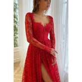 Vestido largo de fiesta rojo de encaje con escote corazón y mangas largas, corte en A