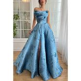 Vestido de noche de satén con corte A, sin tirantes, con apliques y abertura lateral para fiesta de graduación