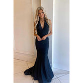 Vestido de noche largo de satén con escote en V, espalda descubierta y cola larga