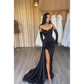 Robe de bal longue noire en satin plissé à col en V et fente latérale