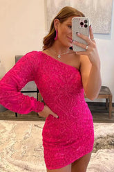Vestido ajustado de fiesta con lentejuelas brillantes y un solo hombro