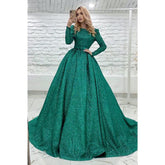 Robe de bal verte à manches longues et bijou unique, pailletée