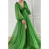 Robe de soirée trapèze en tulle vert à col en V profond et manches longues