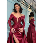 Robe de bal sirène en satin à col en V profond et manches longues avec fente