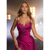 Vestido de noche formal largo de sirena con tirantes finos y cuentas con abertura