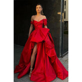 Robe de bal longue rouge à épaules dénudées et manches courtes