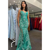 Vestido de fiesta largo con escote en V, tirantes finos, encaje, apliques y cuentas