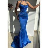 Robe de soirée longue fourreau froncée et perlée