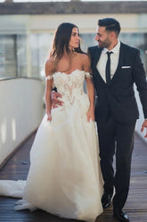 Boho A-Line Tulle Off-the-shoulder Wedding Dresses with Lace