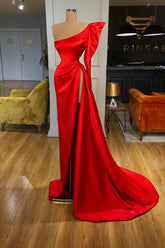 Robe de soirée longue rouge à manches bouffantes et fente haute, asymétrique