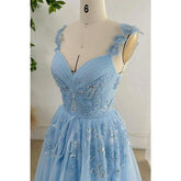 Robe de soirée en tulle, coupe trapèze, col en V, bretelles spaghetti, dentelle, appliques et perles